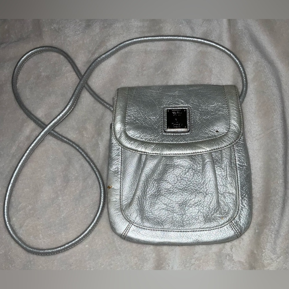 Tignanello since 1989 women’s Y2K Silver Crossbody Bag